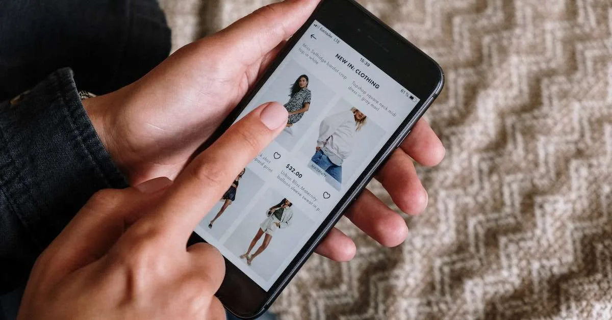 why mobile ecommerce is continuing to grow and what that means for your marketing strategy